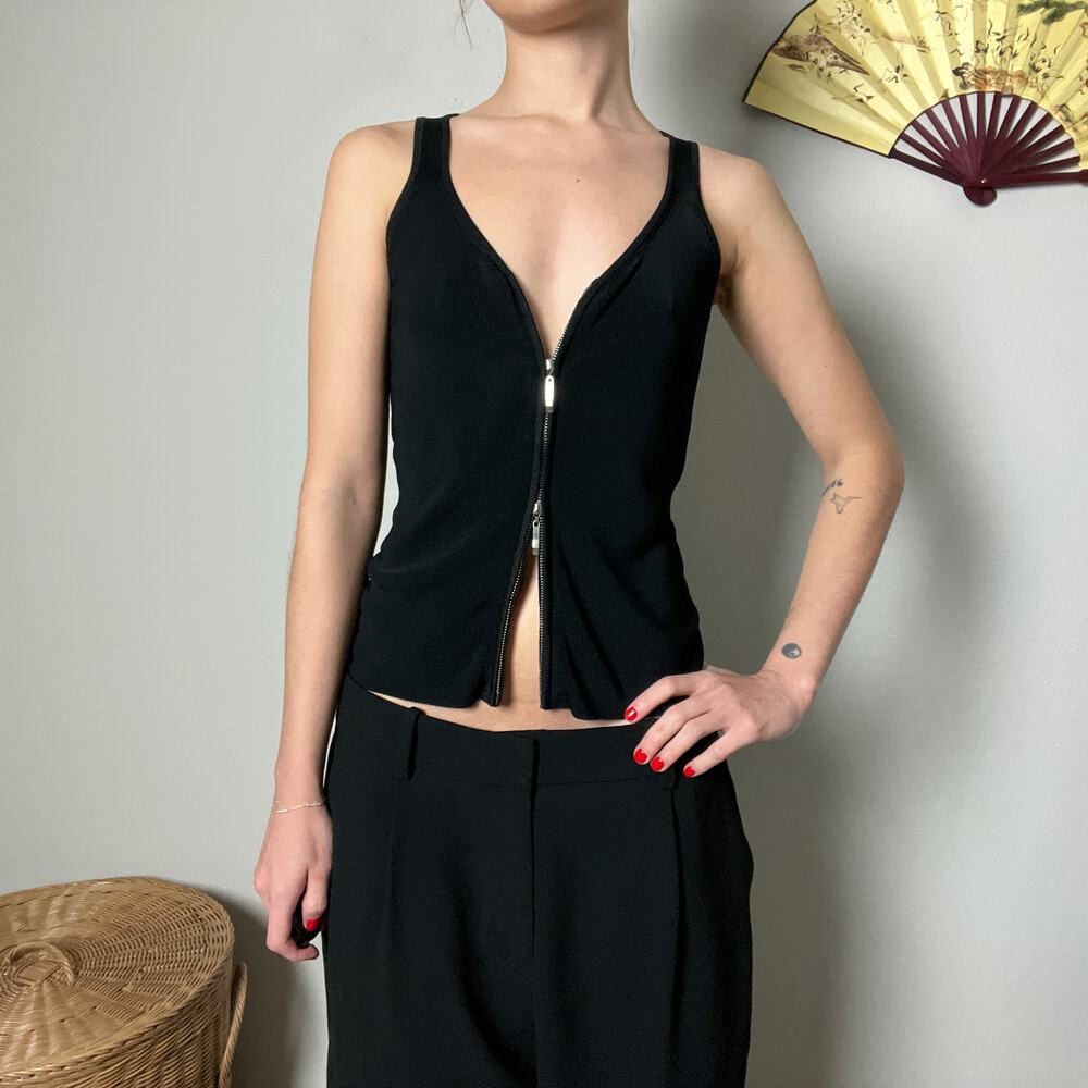 vintage black minimalist ribbed knit zip up plunge v neck fitted tank top blouse